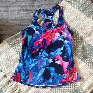 Women’s Athleta tank top